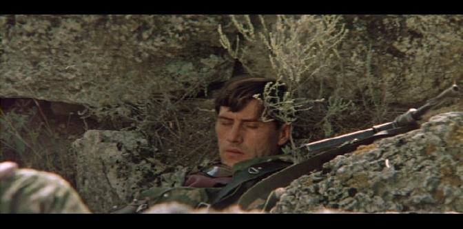 Мерседес уходит от погони смотреть