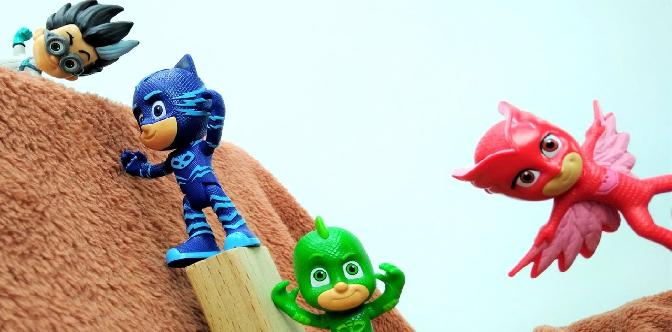 Видео для детей: Герои в масках! Кэтбой и Гекко против РОМЕО. Видео #игрушки для детей смотреть