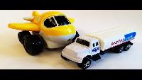 Игрушечные машинки и самолётик - Смешные видео от клоуна Димы